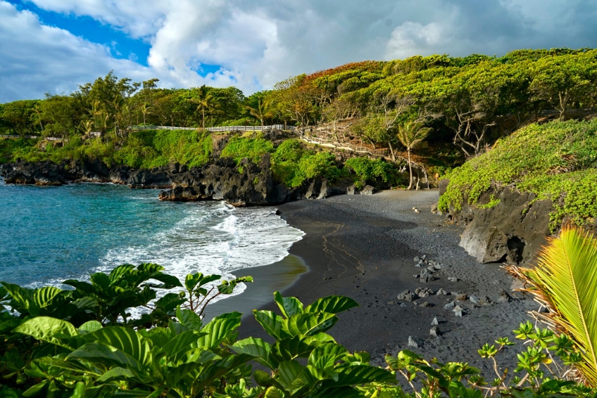 Road To Hana Guide - Waianapanapa State Park